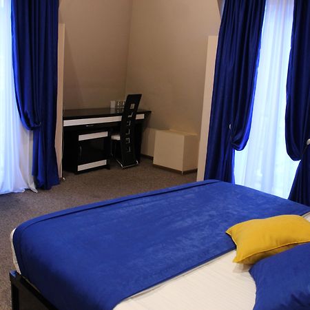 Hotel Diplomat Тбилиси Екстериор снимка
