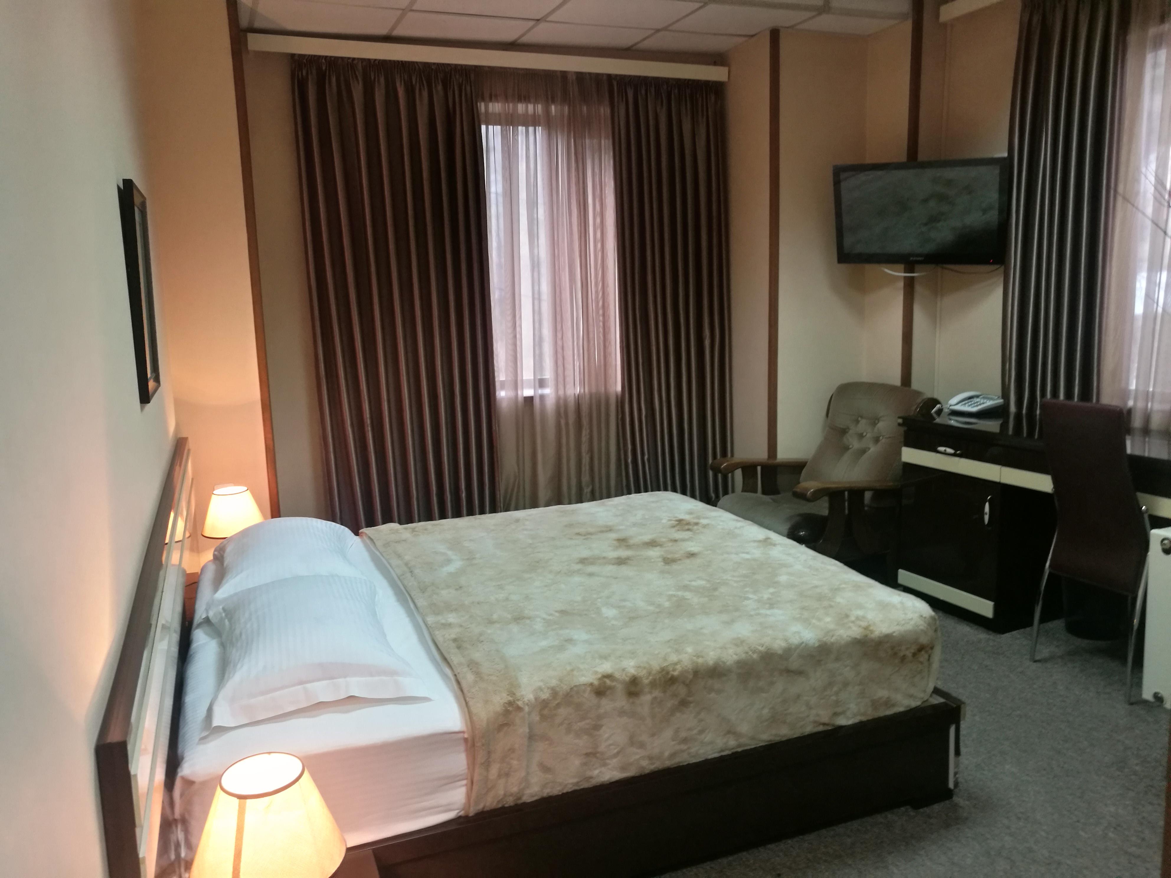 Hotel Diplomat Тбилиси Екстериор снимка