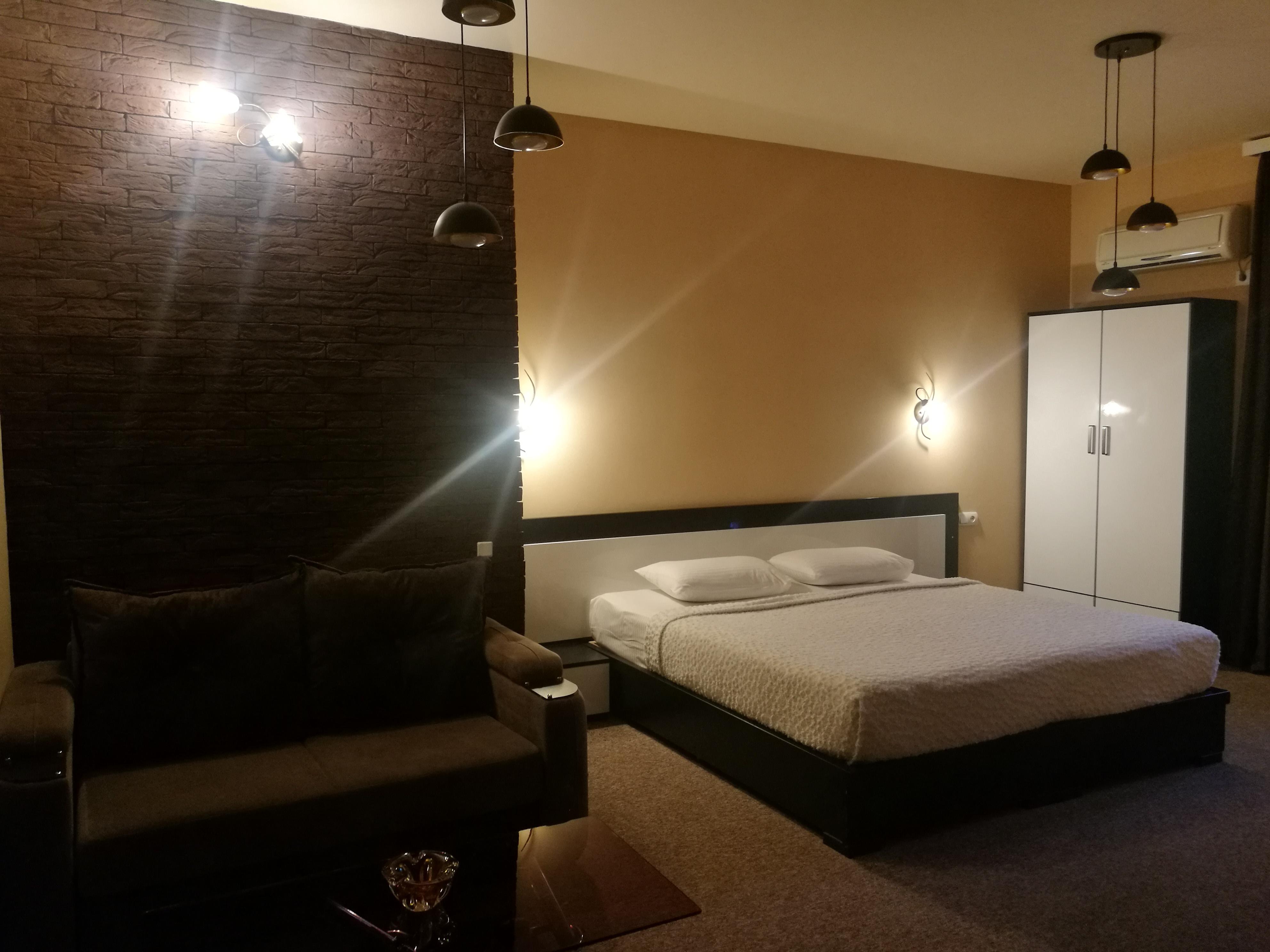 Hotel Diplomat Тбилиси Екстериор снимка