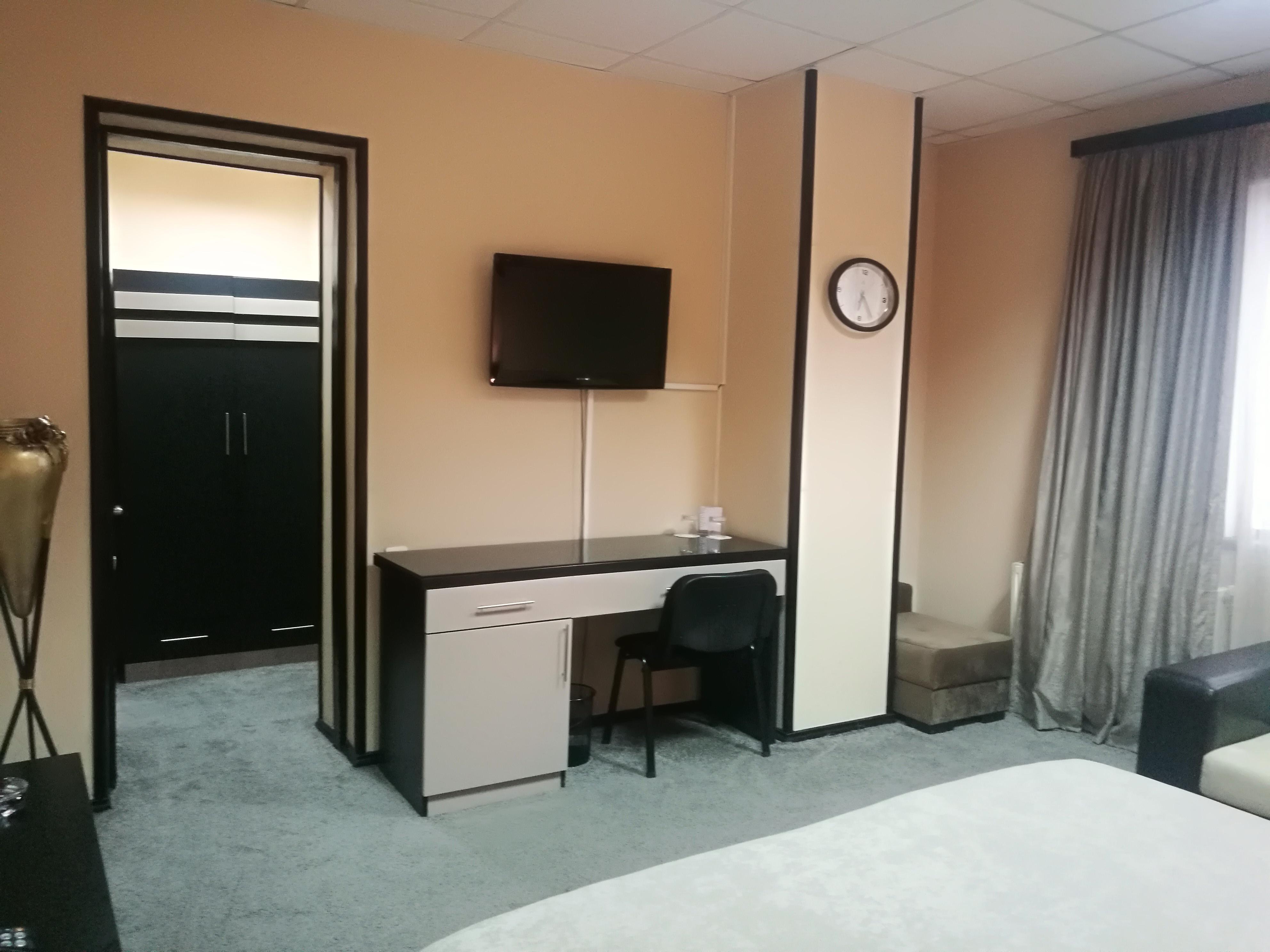 Hotel Diplomat Тбилиси Екстериор снимка