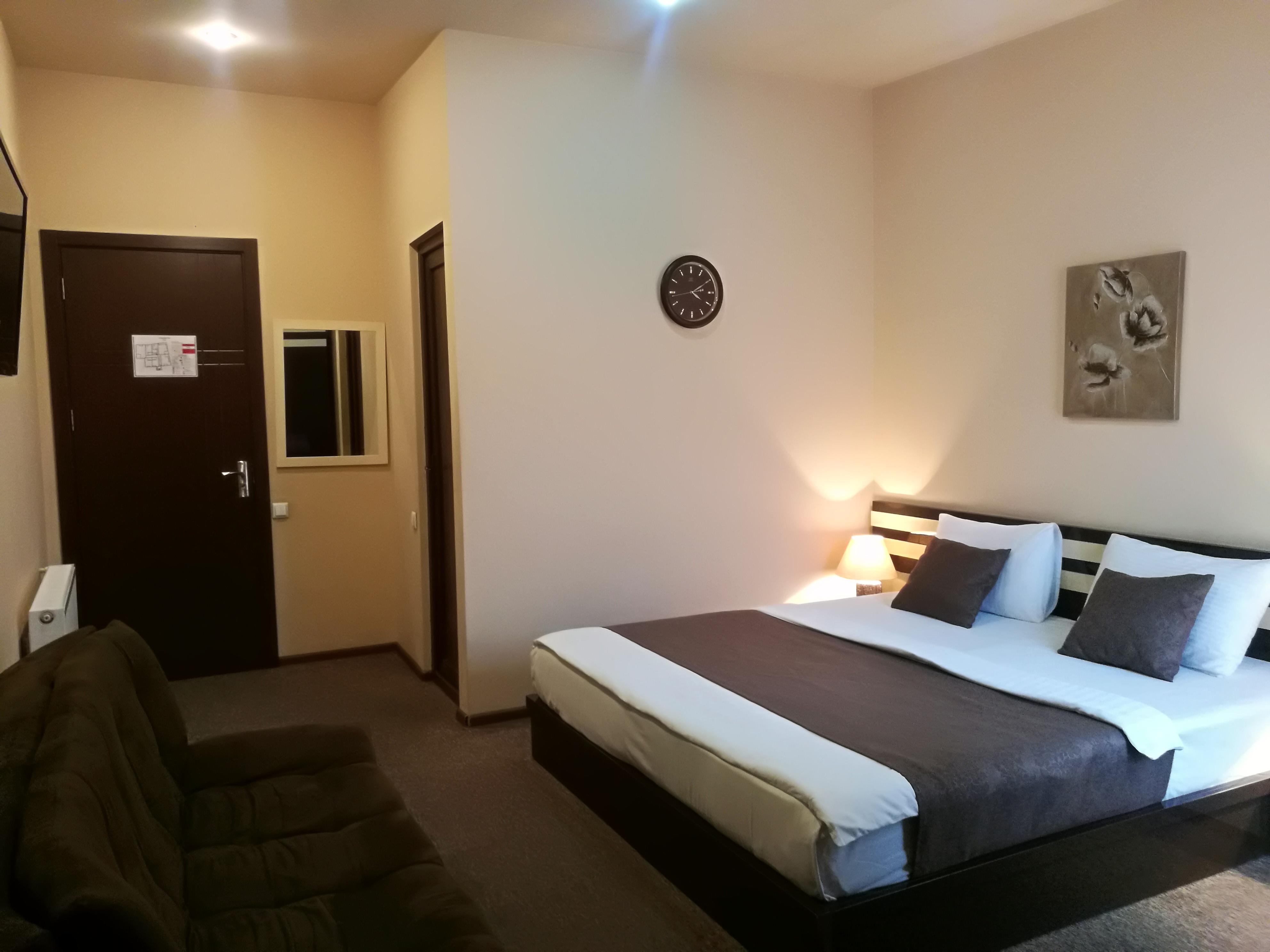 Hotel Diplomat Тбилиси Екстериор снимка