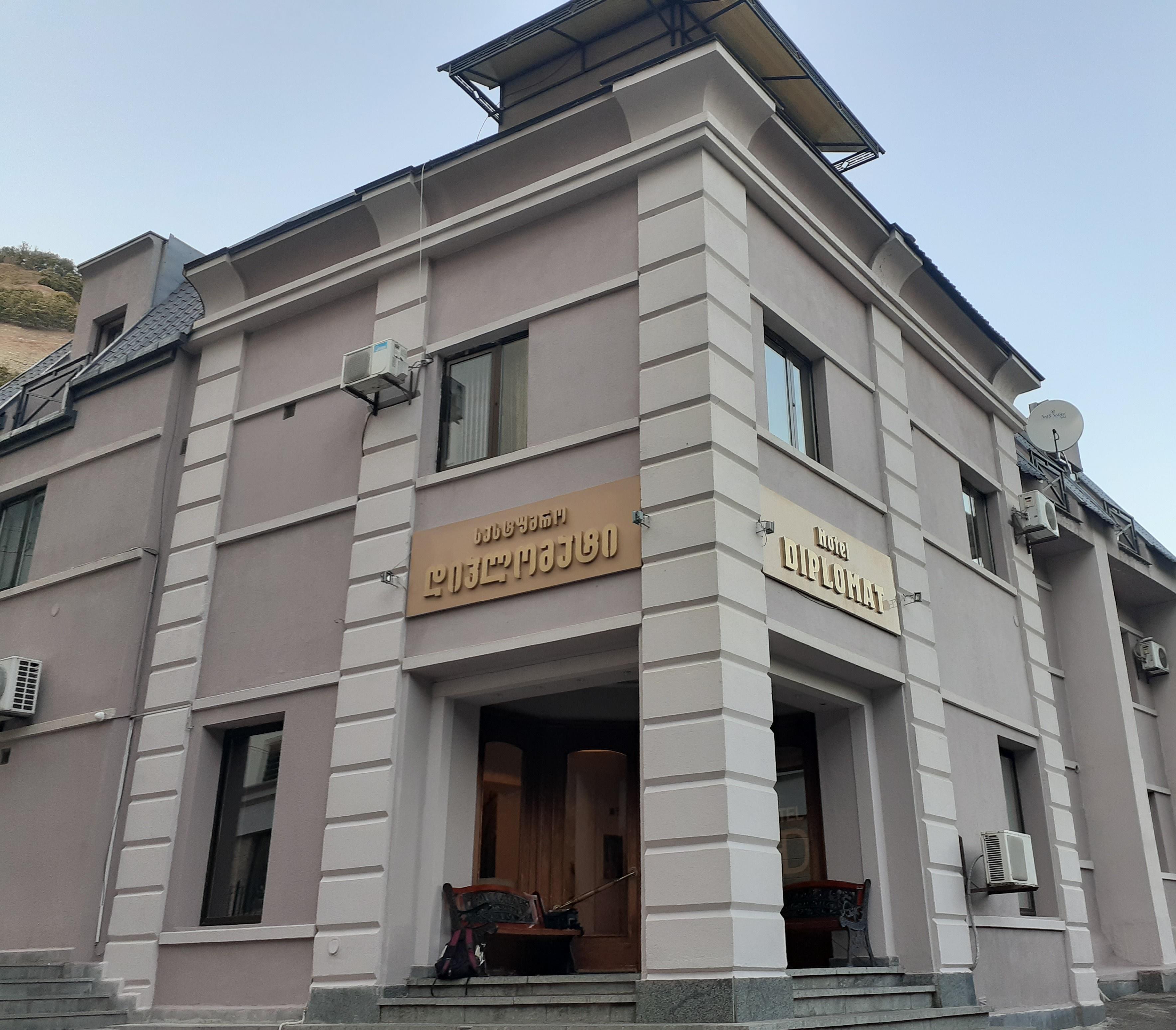 Hotel Diplomat Тбилиси Екстериор снимка