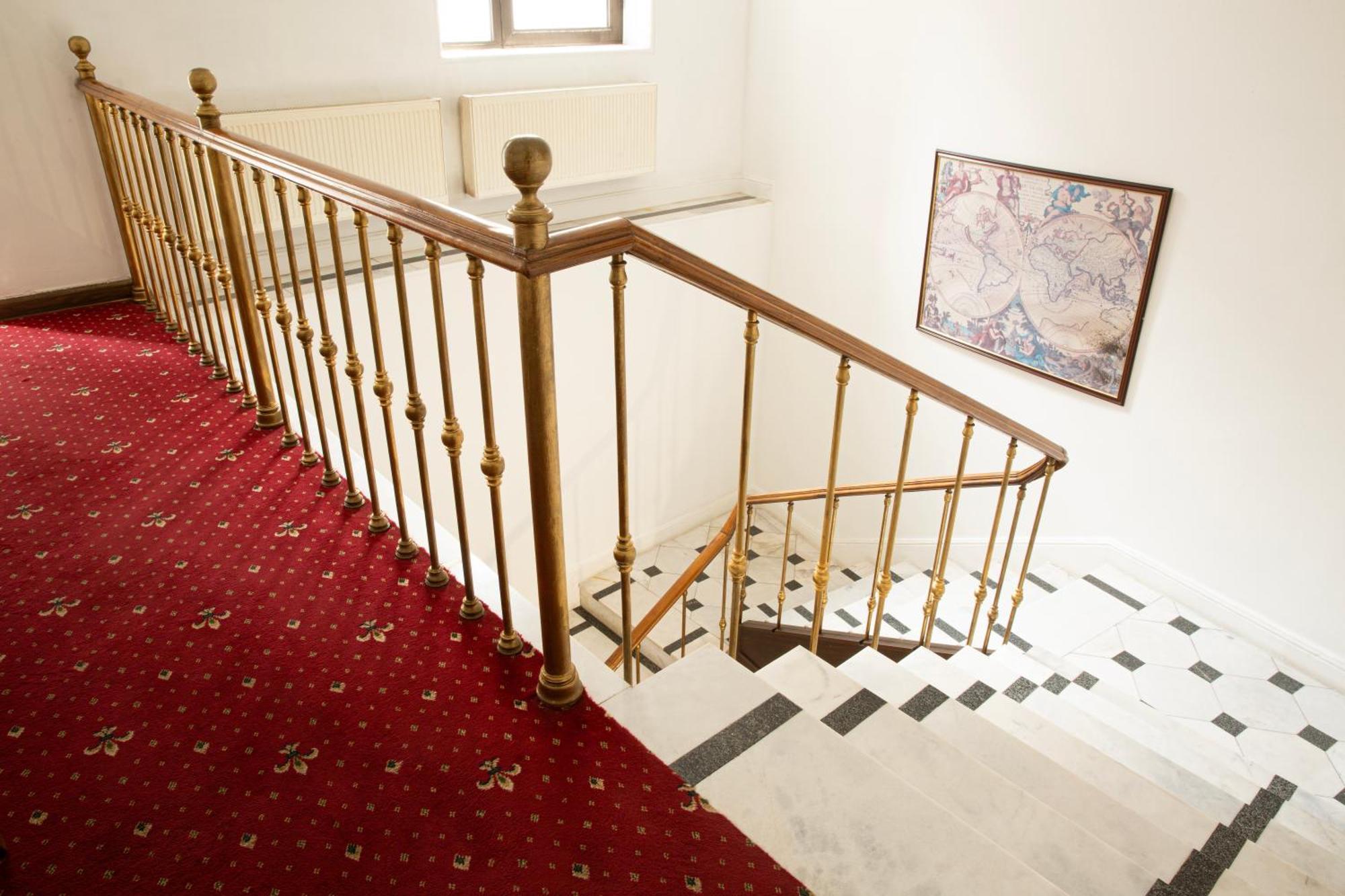 Hotel Diplomat Тбилиси Екстериор снимка