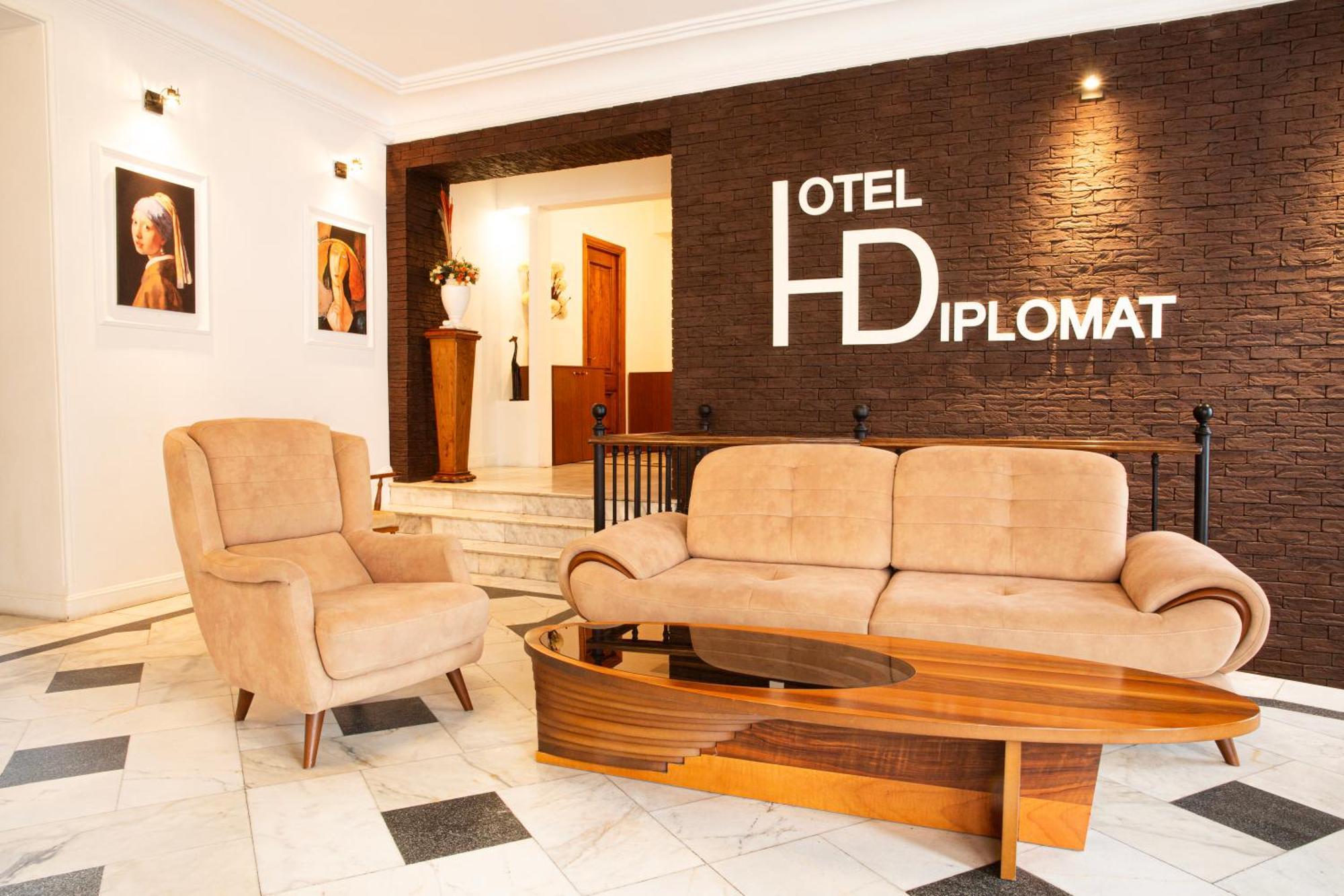 Hotel Diplomat Тбилиси Екстериор снимка