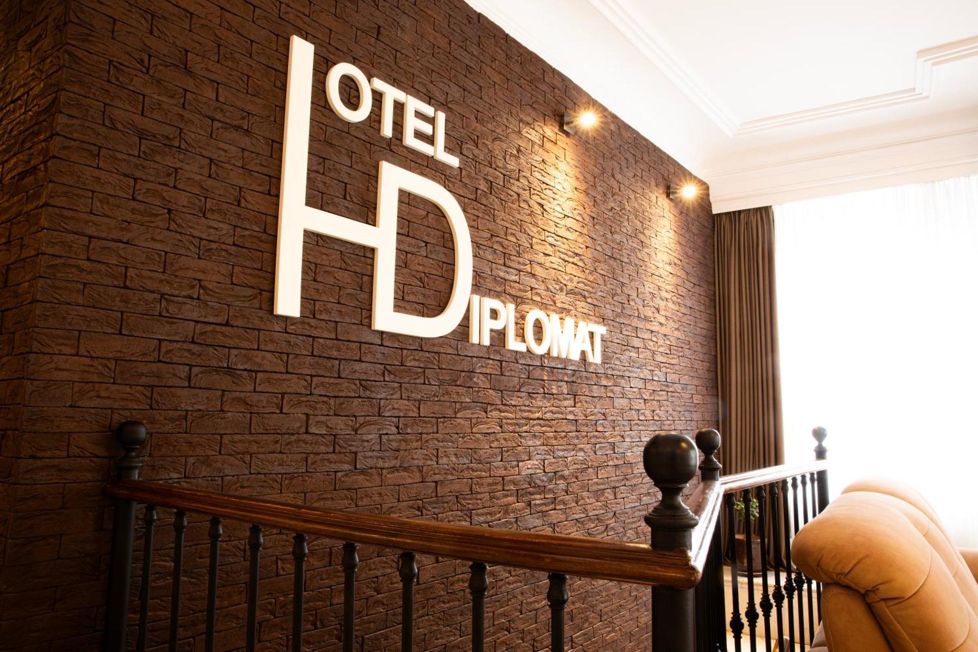 Hotel Diplomat Тбилиси Екстериор снимка